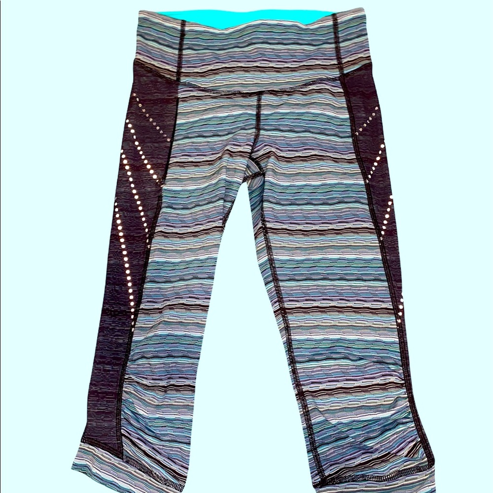 Lululemon Stop At Nothing Crop Size 4 Excellent Condition! Send offers